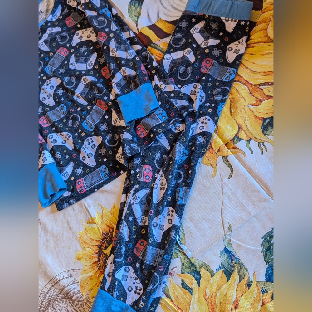 Sold!Bamboo Blue Video Game Print Kids Pajamas/ 5T - Picture 3 of 5